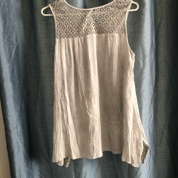 Papa Vancouver 100% cotton sleeveless Lacey top for those summer adventures! - Picture 9 of 10